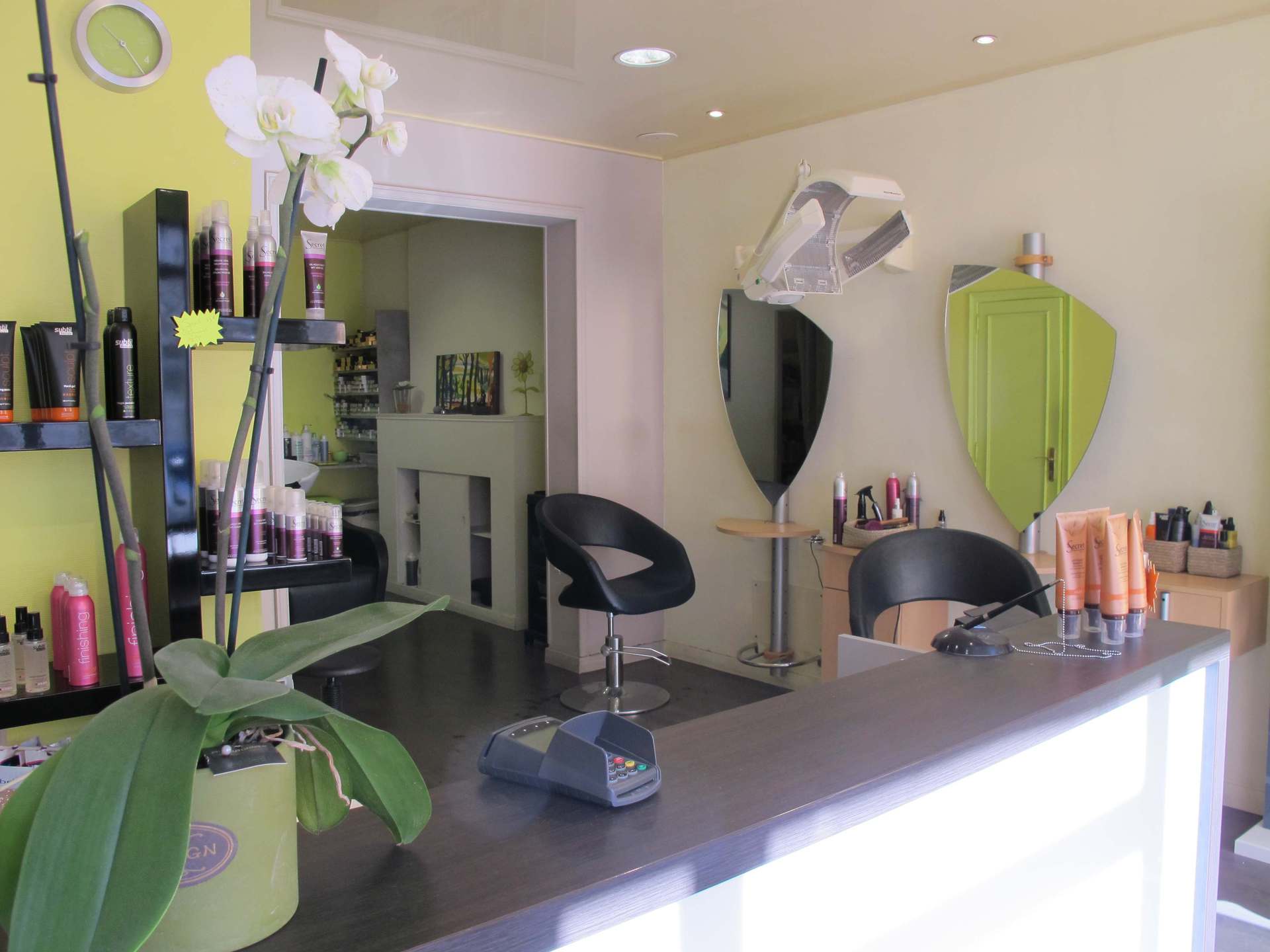 SALON DE COIFFURE A VENDRE FOUGERES.JPG